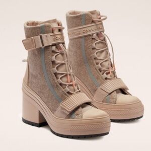 Converse GR82 Mauve Coral Heeled Boots in Women’s US 7